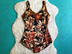 Vintage 70s | Tropical Floral One Piece Swimsuit Bathing Suit Bodysuit | M - L