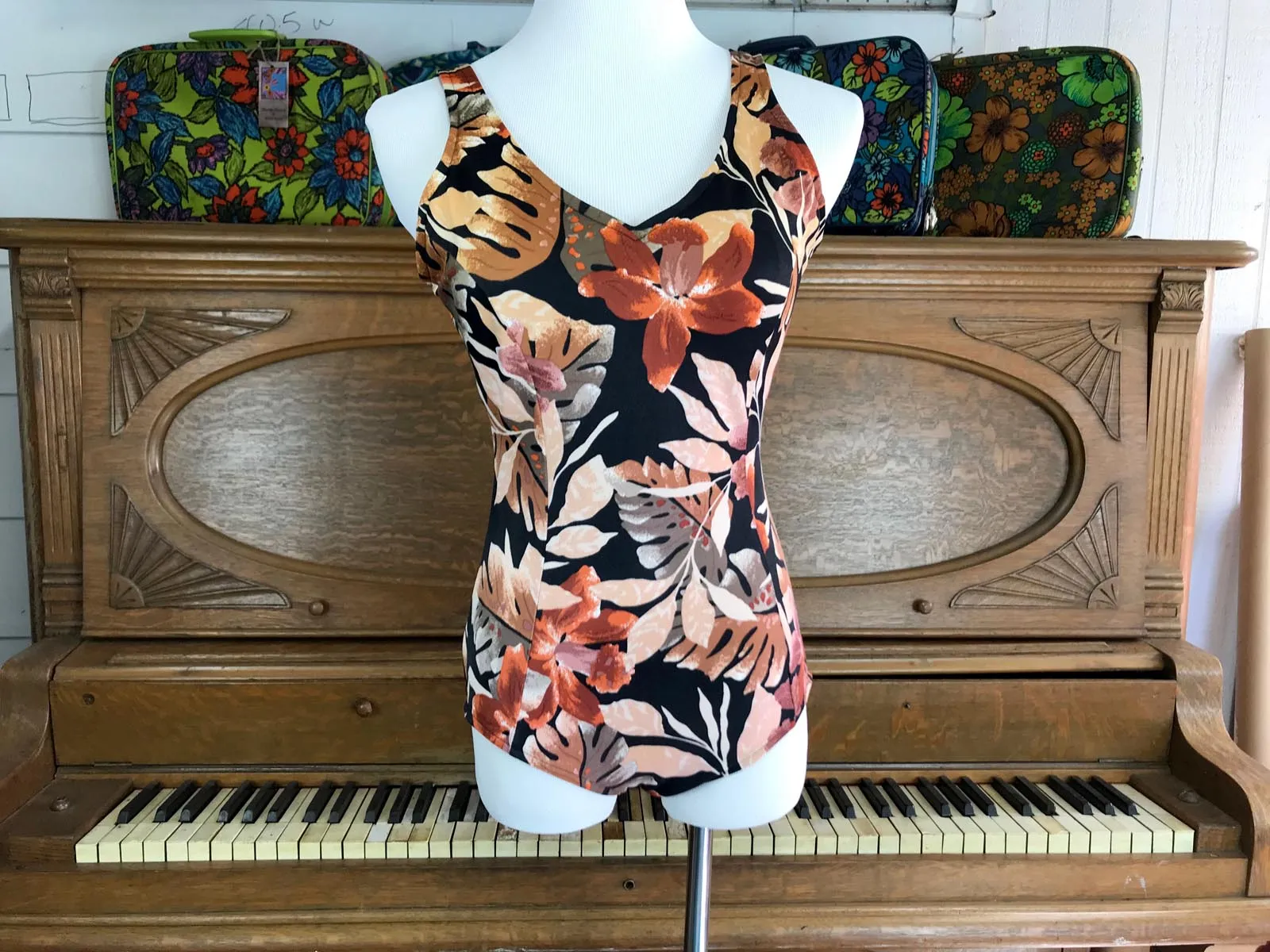 Vintage 70s | Tropical Floral One Piece Swimsuit Bathing Suit Bodysuit | M - L